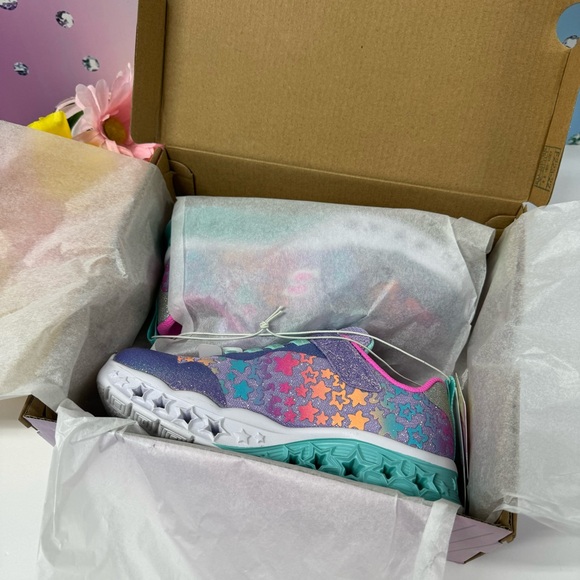 🌟SKECHERS LIGHT UP SNEAKERS FOR GIRLS - Picture 10 of 10
